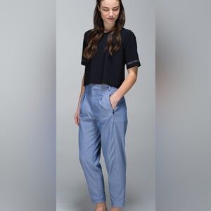 Lululemon blue/grey pleated cropped pants size 6